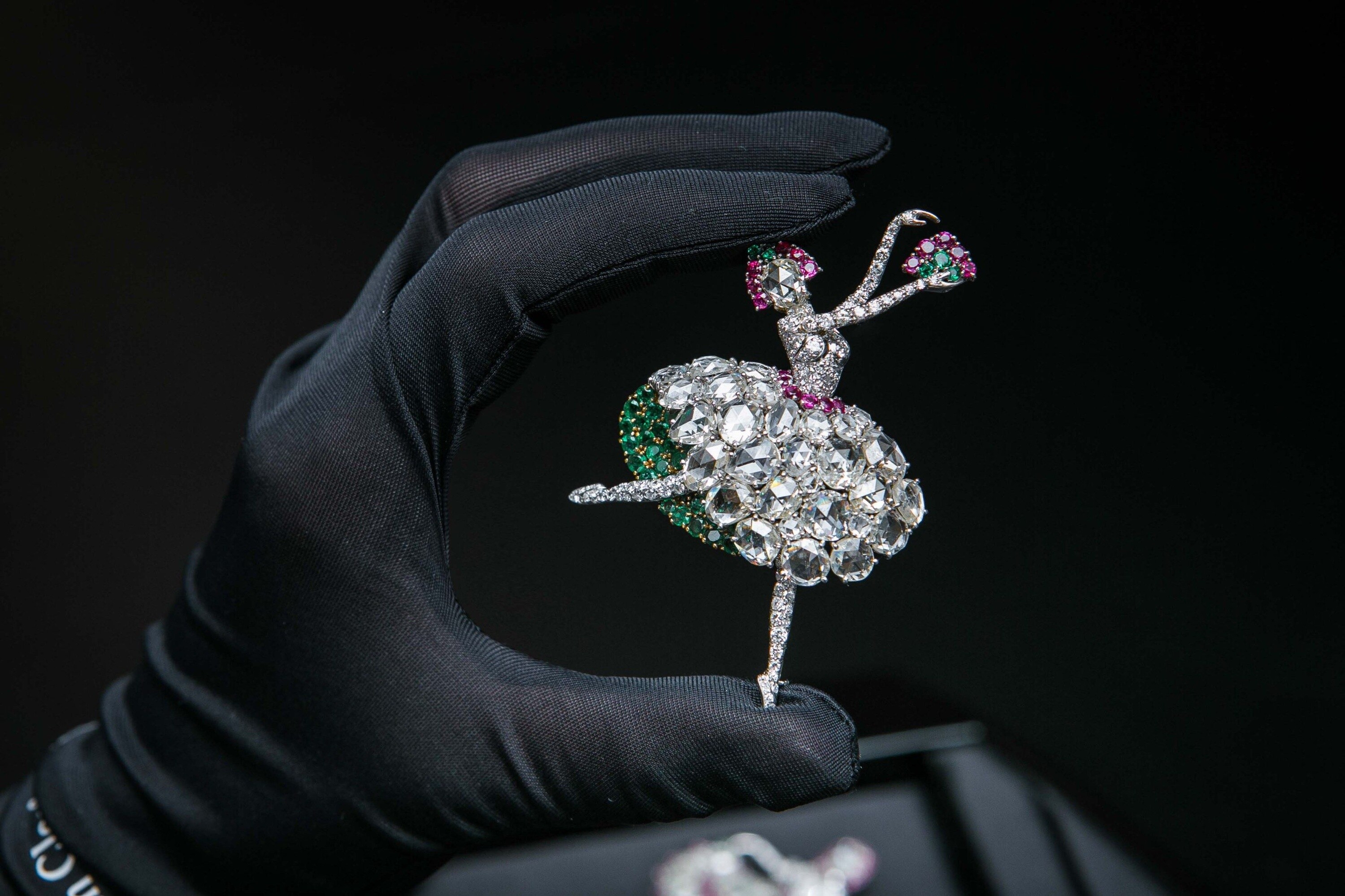 梵克雅宝Van Cleef & Arpels，石头+概念+工艺=奢侈珠宝！