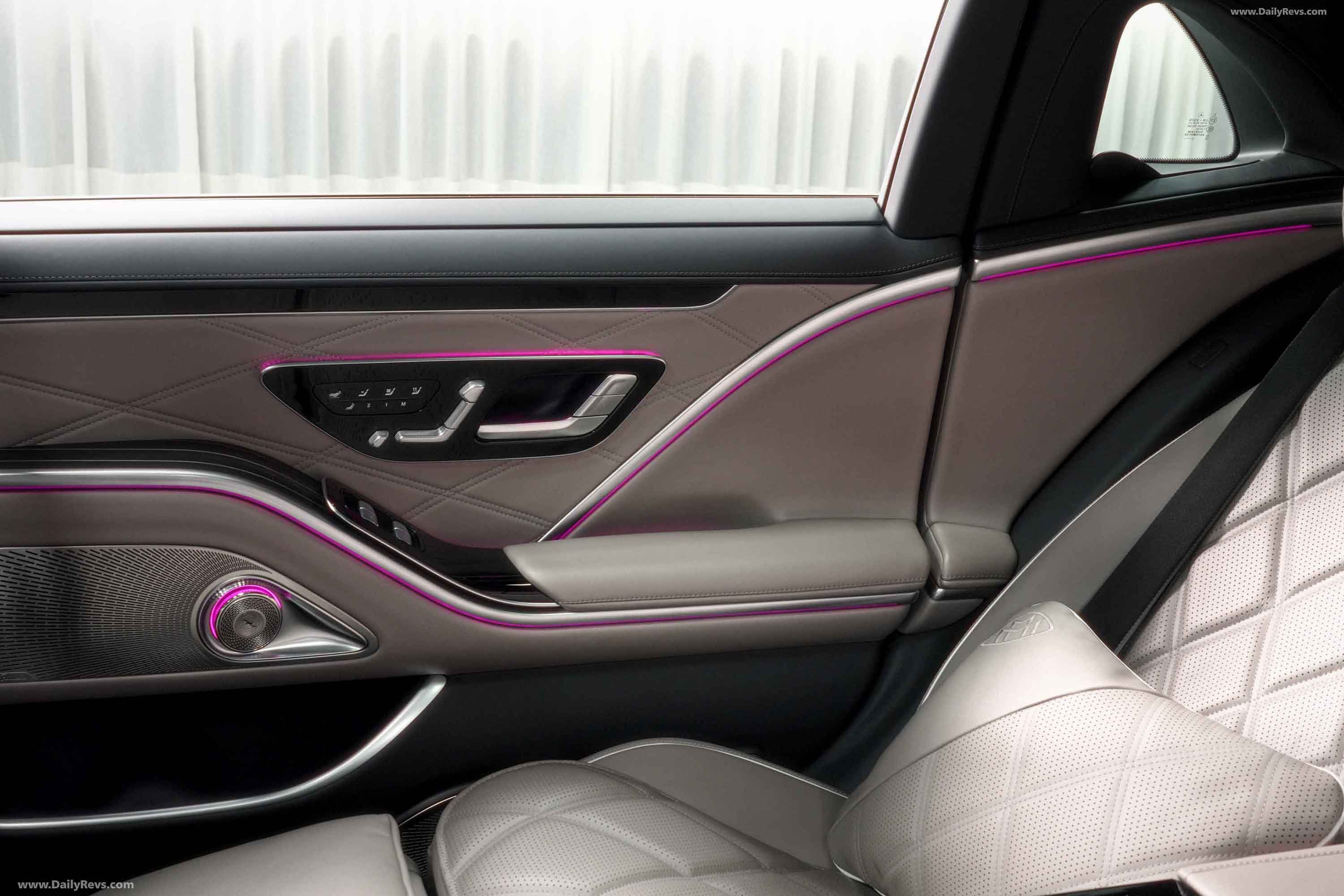 迈巴赫Maybach-S-680-Nordic-Glow-Interior
