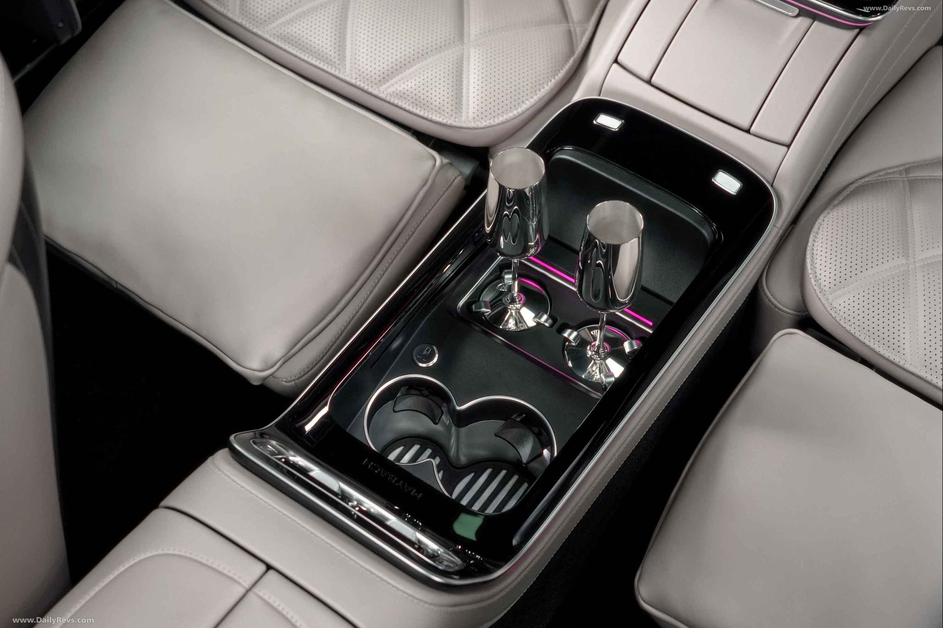 迈巴赫Maybach-S-680-Nordic-Glow-Interior